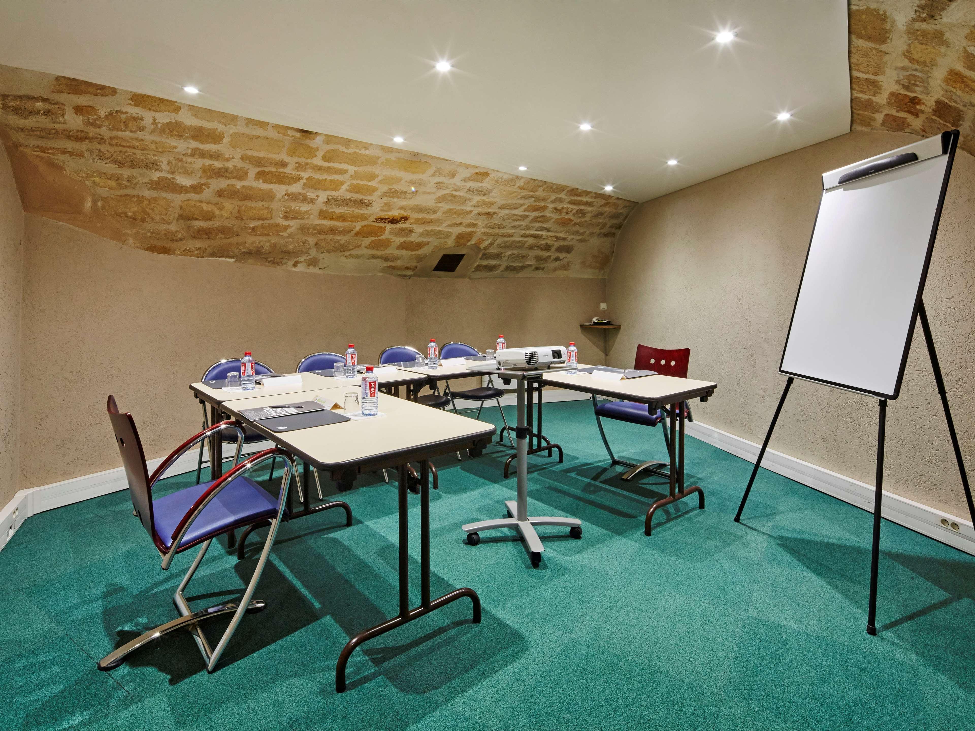 Campanile 14 - Maine Montparnasse Hotel 3*